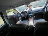 Gebraucht Mercedes E220 150 PS (110 kW) 2002 Silber Limousine