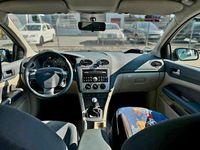 Gebraucht Ford Focus 116 PS (85 kW) 2005 Silber Limousine