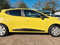 Gebraucht Renault Clio IV Expression 73 PS (53 kW) 2015 Gelb Kleinwagen