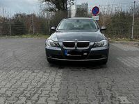Gebraucht BMW 320 150 PS (110 kW) 2005 Grau Limousine