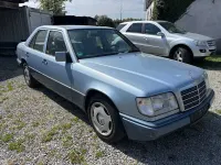 Brugt Mercedes E200 136 HK (100 kW) 1994 Blå Sedan