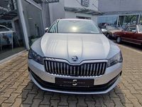 Gebraucht Skoda Superb Ambition 122 PS (89 kW) 2022 Brilliantsilber Kombi