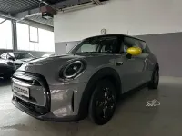 Usata Mini Cooper SE Essential 135 kW (184 CV) 2022 Grigio Utilitaria
