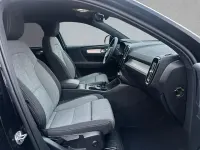 Używany Volvo XC40 Core 163 KM (119 kW) 2025 Czarny SUV