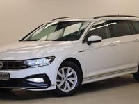 Gebraucht VW Passat R-line 150 PS (110 kW) 2020 Sonderlackierung pure white (metallic) Kombi