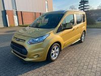 Gebraucht Ford Tourneo Connect Titanium 103 PS (75 kW) 2015 Gelb Van / Kleinbus