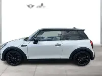 Gebraucht Mini Cooper S Classic 178 PS (130 kW) 2024 Weiß metallic Kleinwagen