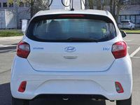 Gebraucht Hyundai i10 Select 67 PS (49 kW) 2023 Atlas white / sol Kleinwagen
