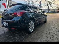 Gebraucht Opel Astra 180 PS (132 kW) 2011 Limousine