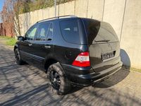 Gebraucht Mercedes ML270 163 PS (119 kW) 2004 Schwarz SUV