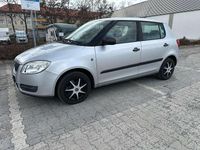 Gebraucht Skoda Fabia Classic 69 PS (50 kW) 2008 Brilliant silber mettalic Kleinwagen