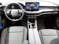 Gebraucht Skoda Superb Essence 150 PS (110 kW) 2025 Purity weiss Kombi