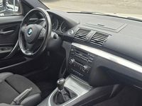 Gebraucht BMW 120 Advantage 177 PS (130 kW) 2010 Weiß Kleinwagen