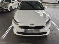 Gebraucht Kia Ceed Vision 120 PS (88 kW) 2019 Weiß Kleinwagen