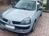 Gebraucht Renault Clio II 58 PS (42 kW) 2003 Silber Kleinwagen
