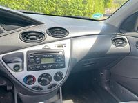 Second-hand Ford Focus 101 CP (74 kW) 2002 Negru Break