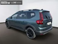 Neu Dacia Jogger Extreme 110 PS (80 kW) 2025 Zedergrün Van / Kleinbus