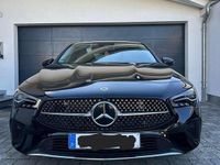 Gebraucht Mercedes CLA180 136 PS (100 kW) 2023 Schwarz Limousine