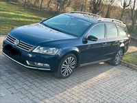 Gebraucht VW Passat 160 PS (117 kW) 2014 Blau Kombi
