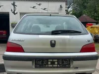 Gebraucht Peugeot 106 60 PS (44 kW) 2001 Silber Kleinwagen