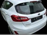 Gebraucht Ford Fiesta 101 PS (74 kW) 2018 Weiß Kleinwagen