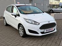 Gebraucht Ford Fiesta 101 PS (74 kW) 2013 Weiß Kleinwagen