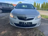 Gebraucht Opel Astra Selection 116 PS (85 kW) 2010 Silber Limousine