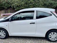 gebraucht Toyota Aygo 1.0 x-play pianosaweiß - wenig km