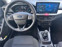 Gebraucht Ford Focus Titanium 125 PS (91 kW) 2025 Grau Limousine