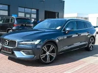 Gebraucht Volvo V60 Inscription 341 PS (250 kW) 2022 Denim blue / metallic Kombi