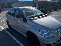 Gebraucht Mercedes B180 109 PS (80 kW) 2011 Silber Van / Kleinbus