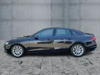 Gebraucht Audi A4 Basis 204 PS (150 kW) 2022 Mythosschwarz metallic Limousine