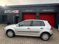 Second-hand VW Golf IV Trendline 75 CP (55 kW) 2004 Argintiu Berlinǎ