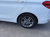 Second-hand BMW 218 Advantage 150 CP (110 kW) 2017 Alb Monovolum