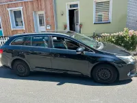 Gebraucht Toyota Avensis 124 PS (91 kW) 2012 Schwarz Kombi