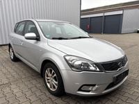 Gebraucht Kia Ceed Spirit 90 PS (66 kW) 2010 Silber Kleinwagen