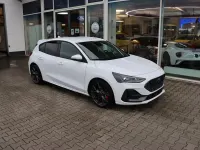 Neu Ford Focus ST 280 PS (205 kW) 2026 Frozen white Limousine