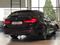 Gebraucht BMW 530 M Sport 286 PS (210 kW) 2023 Schwarz Limousine