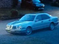 Gebraucht Mercedes E200 136 PS (100 kW) 1996 Silber Limousine