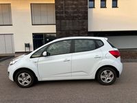 Gebraucht Kia Venga 90 PS (66 kW) 2012 Weiß Kleinwagen