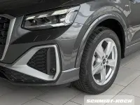 Gebraucht Audi Q2 S-Line 150 PS (110 kW) 2026 Daytonagrau perleffekt (grau) SUV