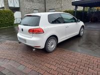 Gebraucht VW Golf VI 86 PS (63 kW) 2011 Weiß Kleinwagen