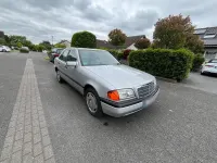 Gebraucht Mercedes C180 Classic 122 PS (89 kW) 1995 Silber Limousine