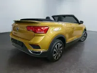 Begagnad VW T-Roc Active 110 HK (80 kW) 2021 Gul SUV