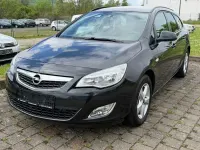 Gebraucht Opel Astra Design Edition 110 PS (80 kW) 2011 Schwarz Kombi