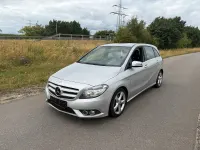 Gebraucht Mercedes B180 122 PS (89 kW) 2012 Silber Kleinwagen