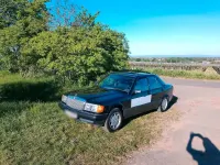 Gebraucht Mercedes 190 118 PS (86 kW) 1990 Schwarz Limousine