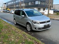 Używany VW Touran 102 KM (75 kW) 2012 Srebrny Minivan