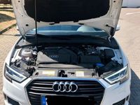 gebraucht Audi A3 g-tron weiß Met. mit Anhängerkupplung schwenkbar,