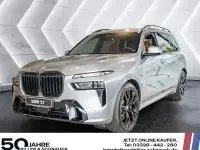 Neu BMW X7 352 PS (258 kW) 2026 Grau SUV